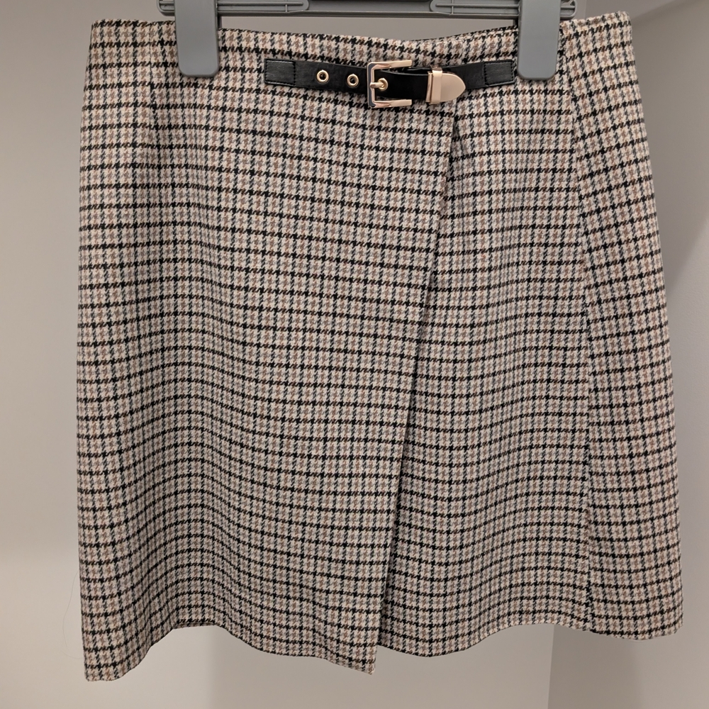 GUC Joe Fresh Black and Tan Plaid Mini Skirt with Belt Size 4